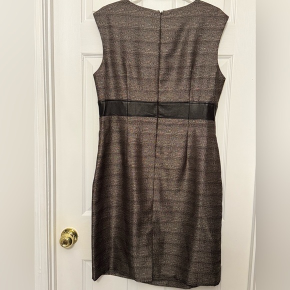 Tahari Arthur S. Levine metallic sleeveless sheath dress size  14 - Picture 2 of 5